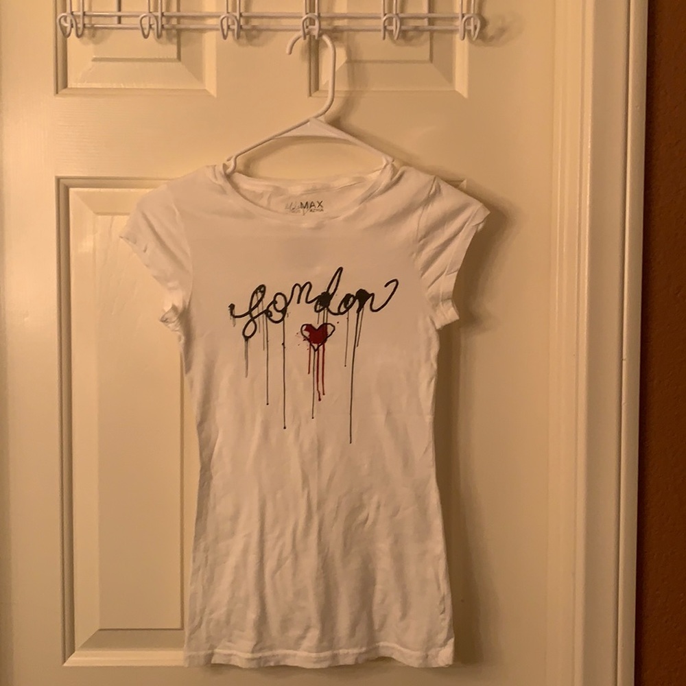Miley Cyrus & MAX AZRIA Women’s White shirt sleeve tee with logo. Size Small.